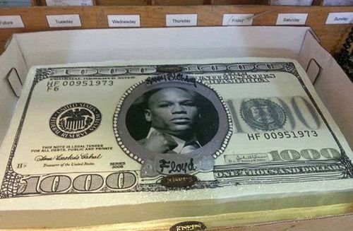 拳王过生日高调炫富 蛋糕做成1000美元样式