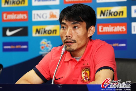 郑智笑对蓄须说:恒大夺赛季全满贯后再剃掉