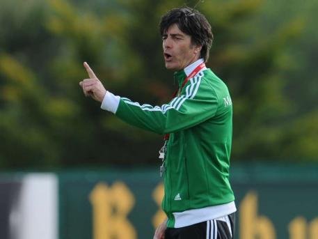 德国新队规：可饮酒吸烟发微博 勒夫也没特权