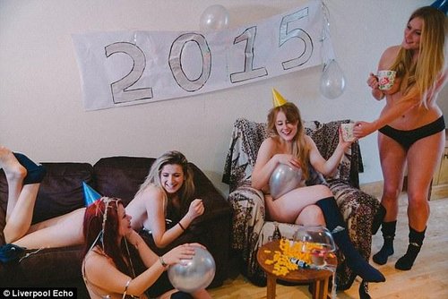 利物浦<em>女子</em>橄榄球队拍<em>裸体</em>慈善日历_<em>体育</em>_腾