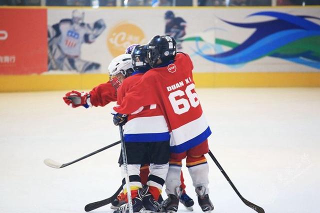 2013北京中小学冰球联赛 史家胡同小学夺冠
