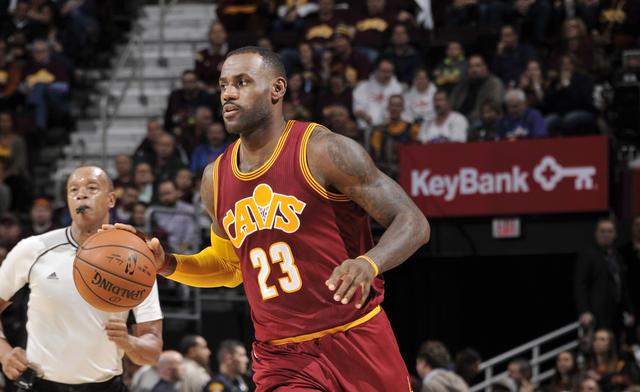 热火纸面天赋很强,但骑士凭借 詹姆斯 和乐福两位巨头的强劲火力,轻取