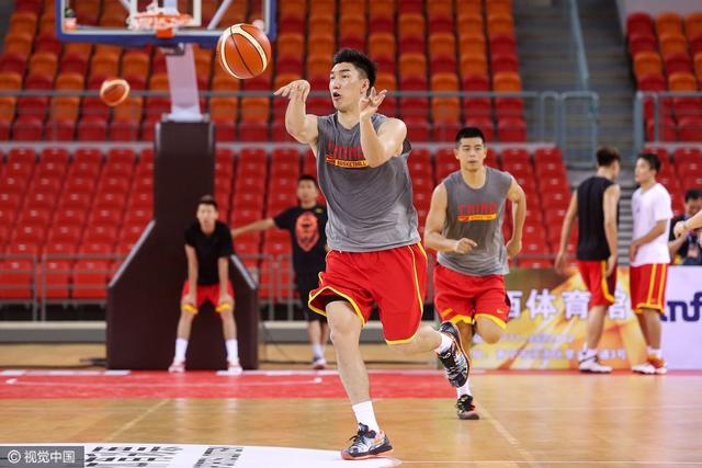 男篮尖兵：发挥出自己特点 将会一直支持周琦