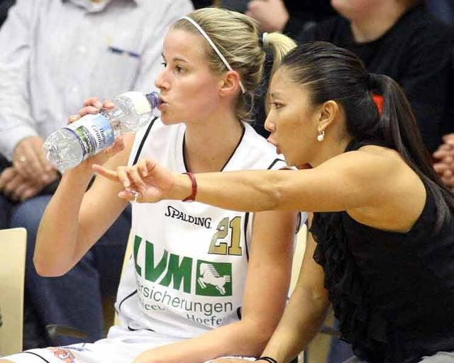 NBA出现首位女助教 日裔美国人成里弗斯帮手