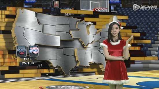腾讯NBA女主播凡凡圣诞装亮相 萌态逗乐嘉宾
