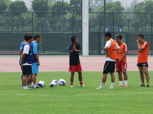 合肥举办校园足球教练培训 49名教练接受指导
