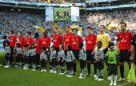 出现种族主义行为 中央陆军球场被罚部分关闭