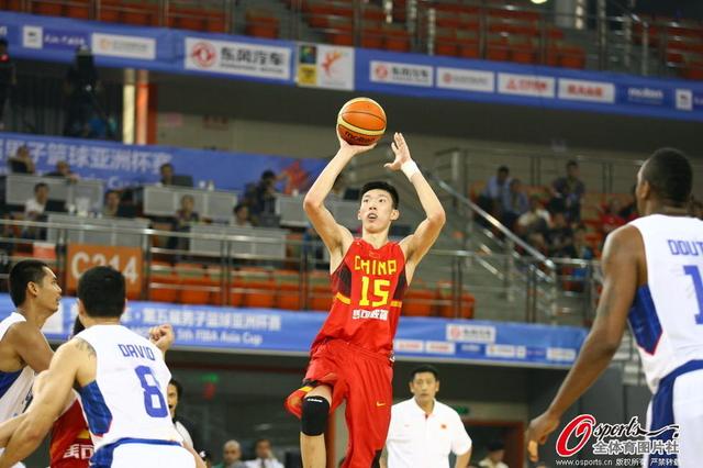 2米17巨人脚步太梦幻 关键时刻遭弃谁能看懂?