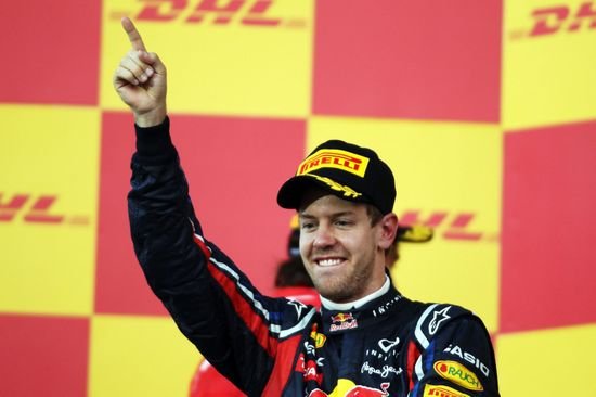 F1日本正赛：巴顿夺冠 维特尔最年轻卫冕冠军