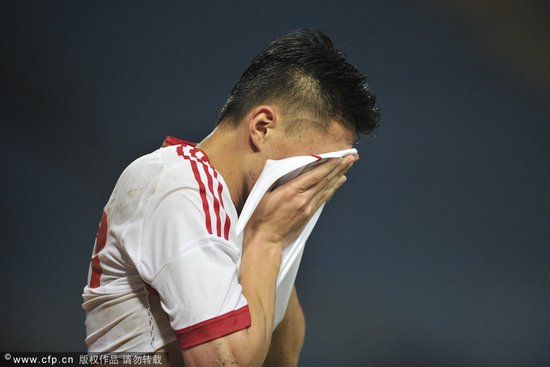 这一次国足又演砸了 董路用四个狗屁排比怒问