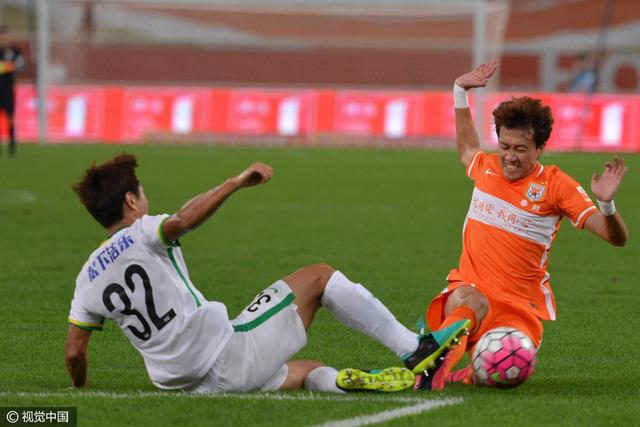 佩莱女友点赞佩莱 新援:边后卫从小踢很熟悉