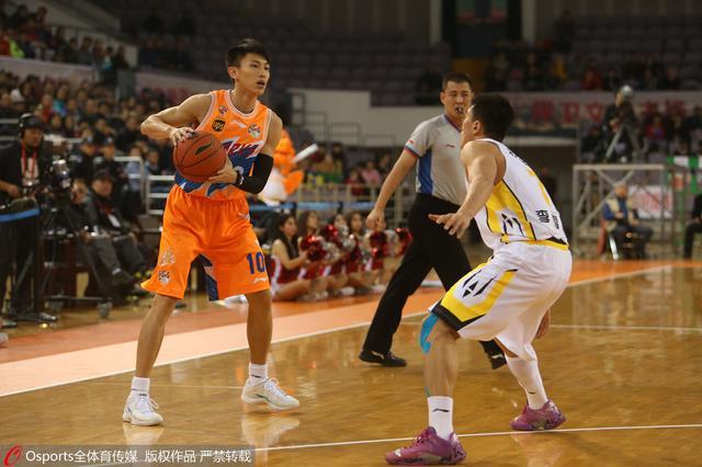 上海客场负于北控错失良机 冲季后赛前景堪忧