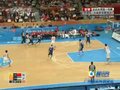 视频：男篮赛场精彩对决 张兆旭暴扣