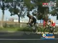视频：铁人三项自行车阶段 各路高手交换领骑