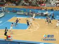 视频：男篮小组赛 中国队抢断大郅篮下得分