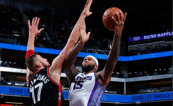 考神成篮下看客 替补效率冠全场你惭愧么?