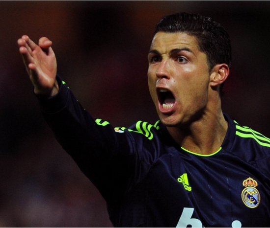 特评:c罗毕生首演乌龙 创35年尴尬仍是英雄