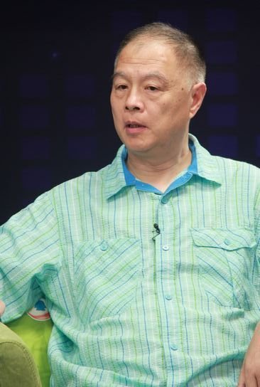 <em>张卫平</em>:姚明像原子弹武器 他不会学乔丹复出_