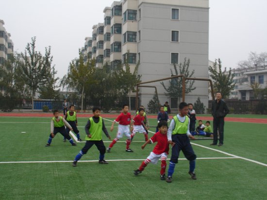 太原市校园足球联赛拉开战幕 赛期时长八个月