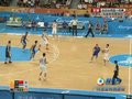 视频：男篮小组赛 朱芳雨远投三分
