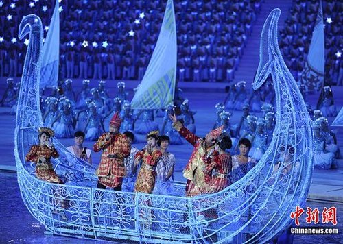 闭幕式呈现歌舞盛宴 海心沙岛变身华丽歌剧院