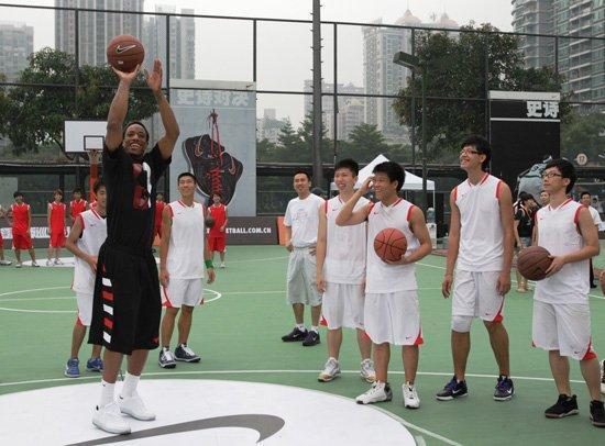 哈登密友竟干出这种事 现役第一分卫原来是他