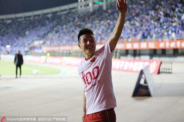 中超英雄腾讯最佳球员 两带刀后卫PK洋枪土炮