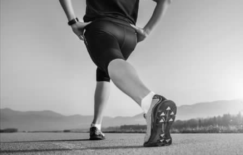 跑步到底伤不伤膝盖？ 专家：跑步有益关节健康 关节健康