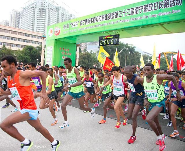 埃塞俄比亚选手包揽南宁国际半程马拉松冠军