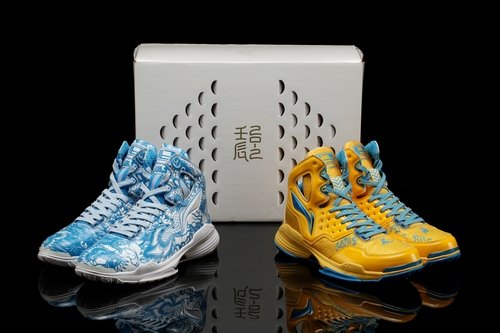 李宁龙年限量版篮球鞋套装发布(图)