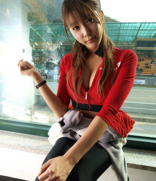 【亮点】<em>女子裸体</em>滑雪看呆众人 网友称太刺激