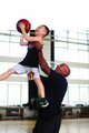 读图时代：鲍文让小孩成篮球飞人