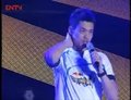 视频：“羽林争霸”林丹接受采访 现场秀球技