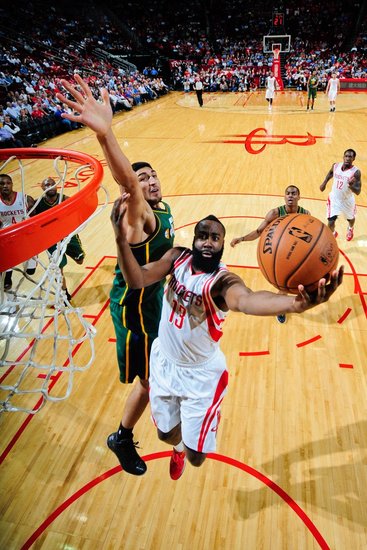 18罚17中!火箭大杀器发飙 造犯规没人能拦