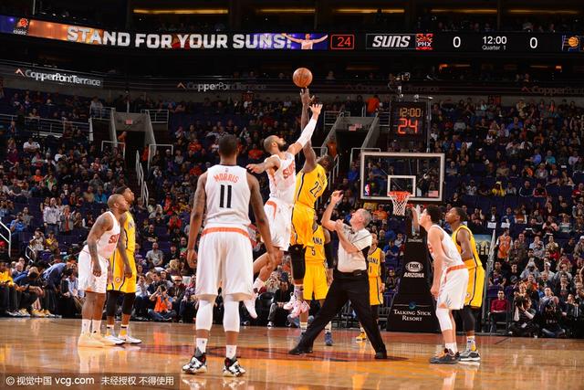 首节:乔治晃倒对手 步行者8-0攻势领先太阳