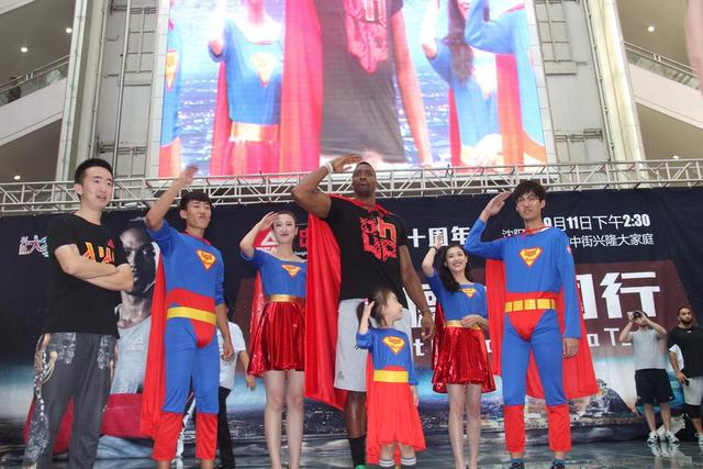 匹克中国行正式开启 霍华德激情演讲鼓励学子_体育_腾讯网