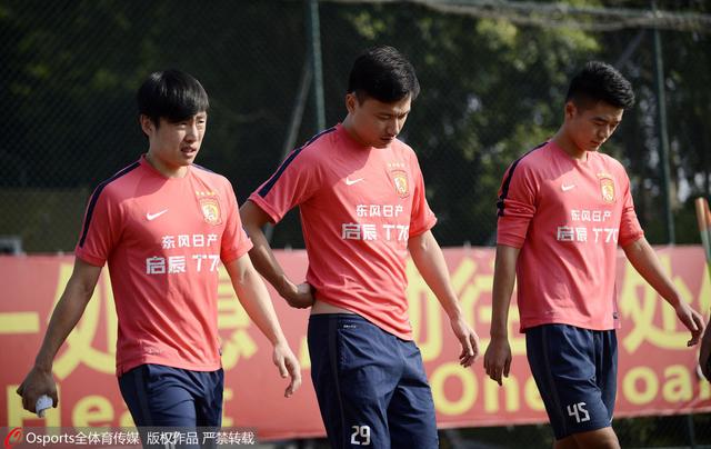 恒大五连冠图片