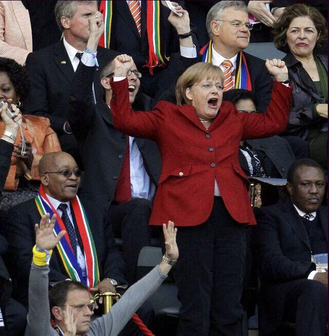 德国总理:无法理解巨额转会费 FIFA应采取对策