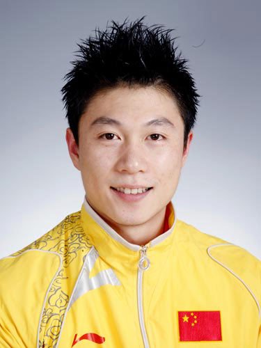 李小鹏简介:天才体操选手 冠军数超李宁