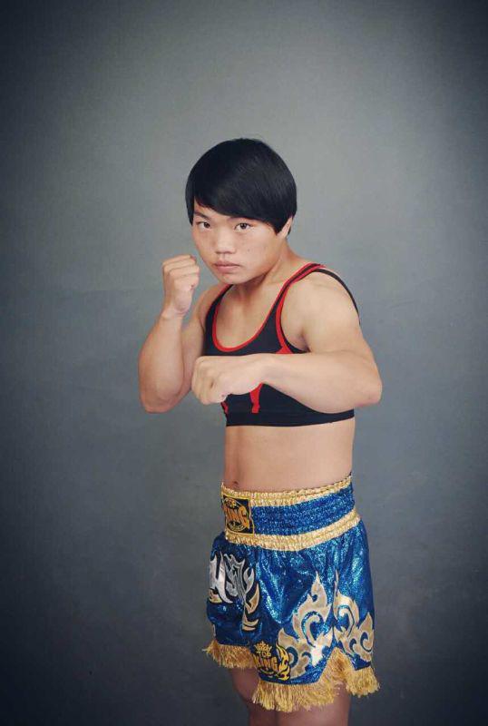 不败女王伤退 MMA新秀临危受命对阵伊朗冠军