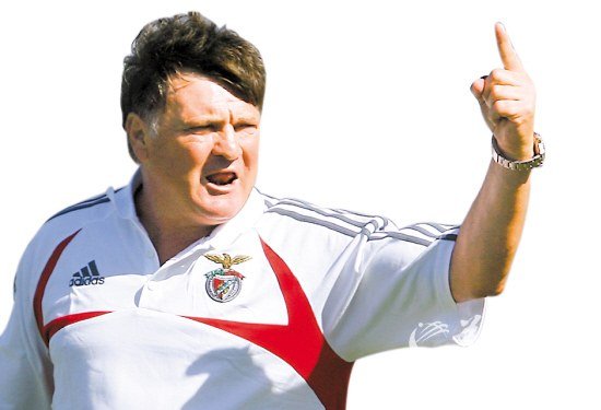 张斌曝卡马乔看不起中国 长久看国足还需洋帅