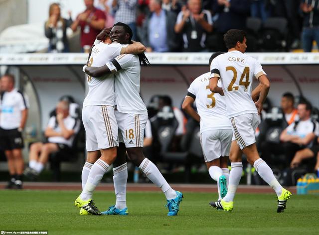 英超-斯旺西2-0胜10人纽卡 戈米斯阿尤连发威