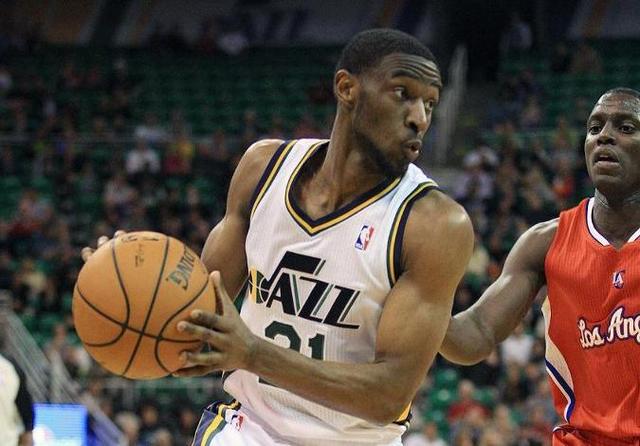 他绰号山寨库里今狂砍36分 三分精准竟超水花KD