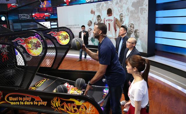 奇迹重现!麦蒂做客腾讯玩投篮机 35秒砍26分_体育_腾讯网