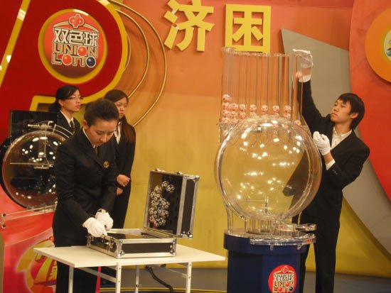 腾讯彩票现场直击福彩走进双色球组图