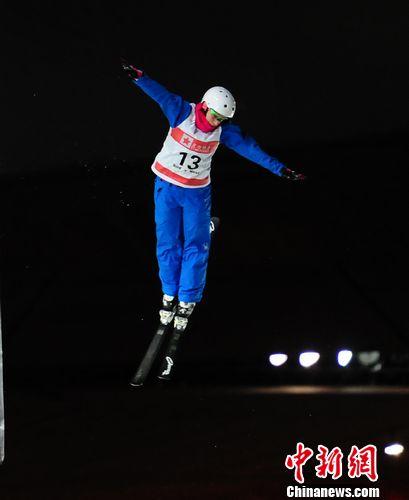 中国选手包揽空中技巧世界杯北京站男女组冠军