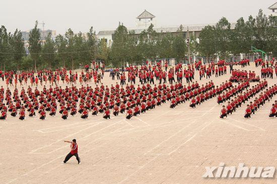 武校经济唱戏 登封打造世界功夫之都