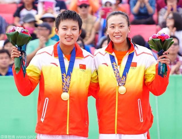 沙排冠军做客星耀<em>亚洲 美女组合</em>教你防晒妙招