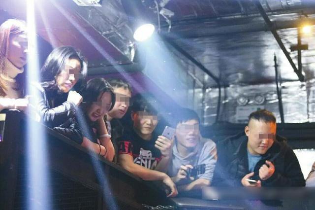 成都举办地下格斗场 3个月50次血腥肉搏(图)