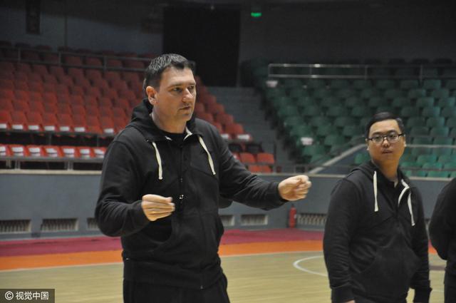 山东男篮主帅凯撒或留任执教 俱乐部:未确定